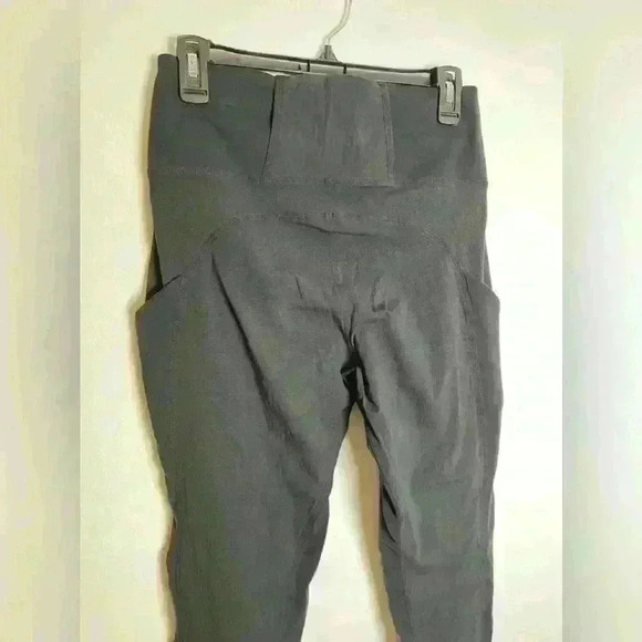 PRE Athleta Trekkie Hybrid Crop Tight Pants size 4 - Picture 8 of 9